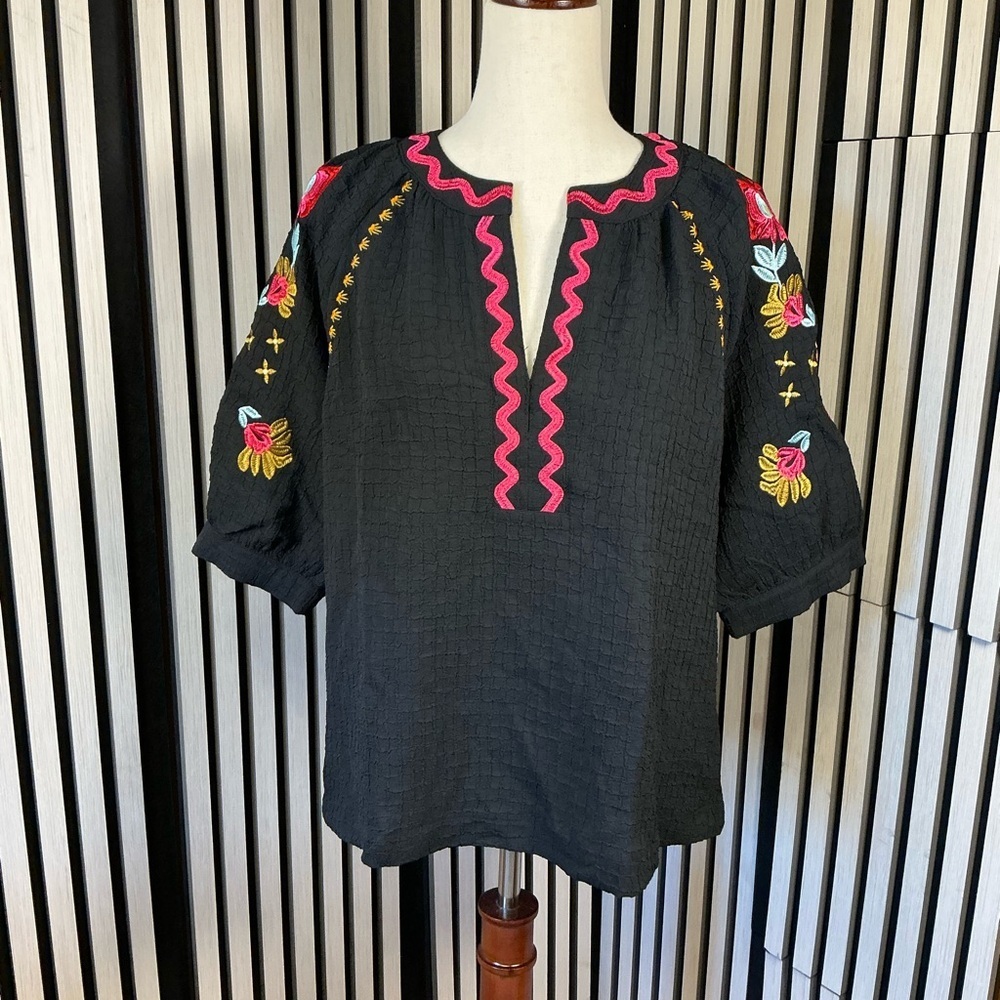 Embroidered Black Women's Peasant Top with Pink Trim, Sz M